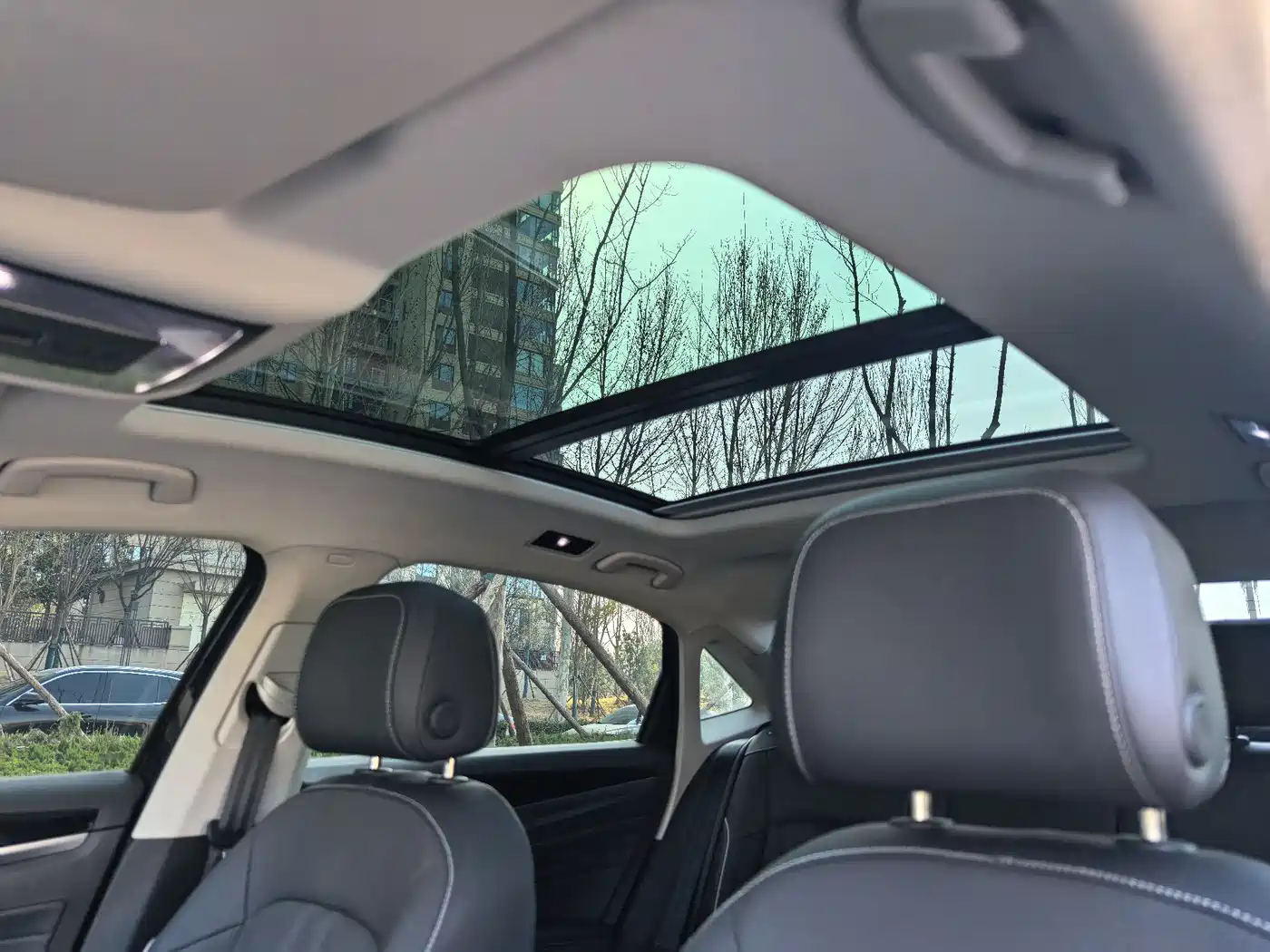 Volkswagen Passat 2024 280TSI Elite Edition фото 12