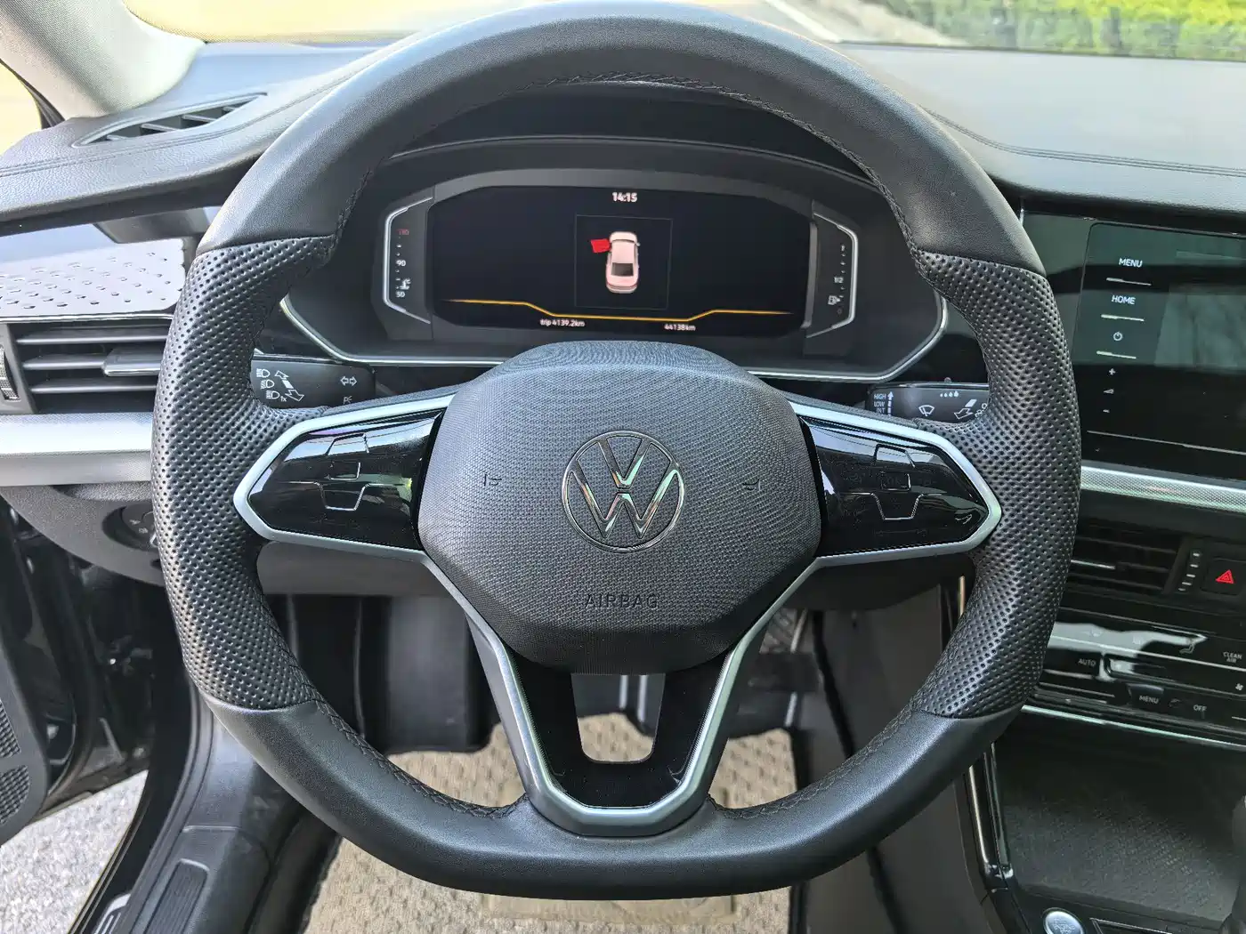 Volkswagen Passat 2024 280TSI Elite Edition фото 17