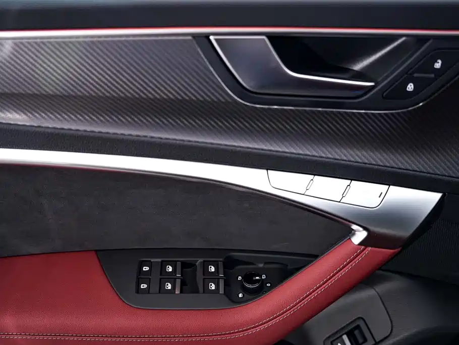 Фото 24 - Audi A7L
