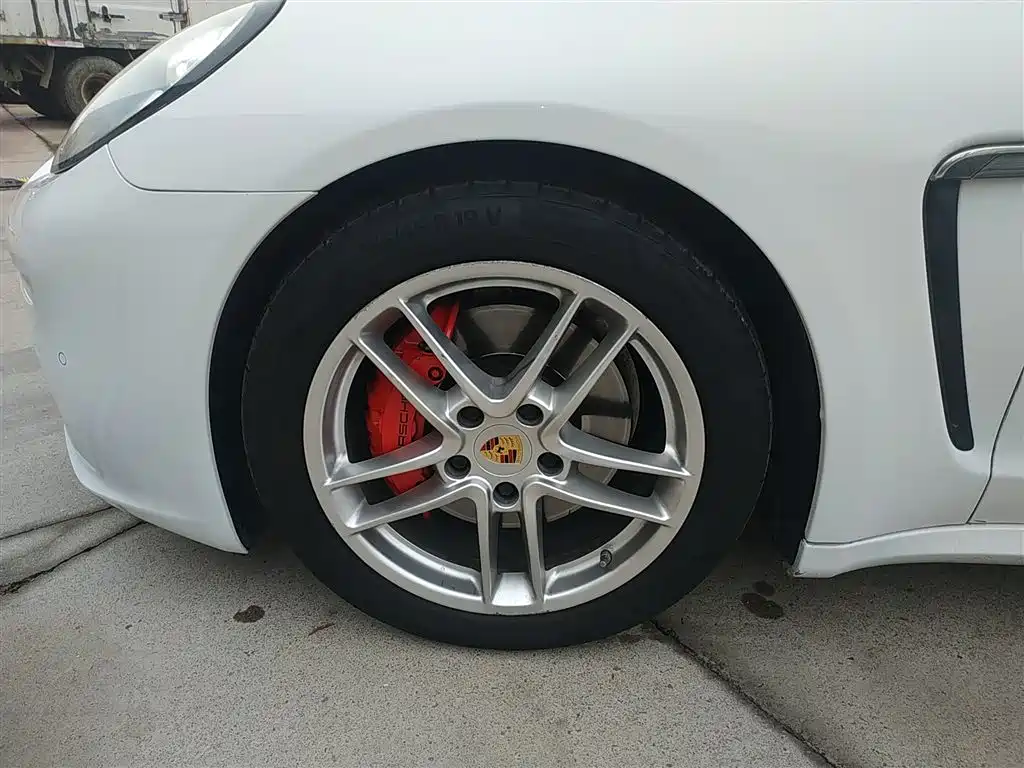 Porsche Panamera 2016 Panamera 4 Edition 3.0T фото 23