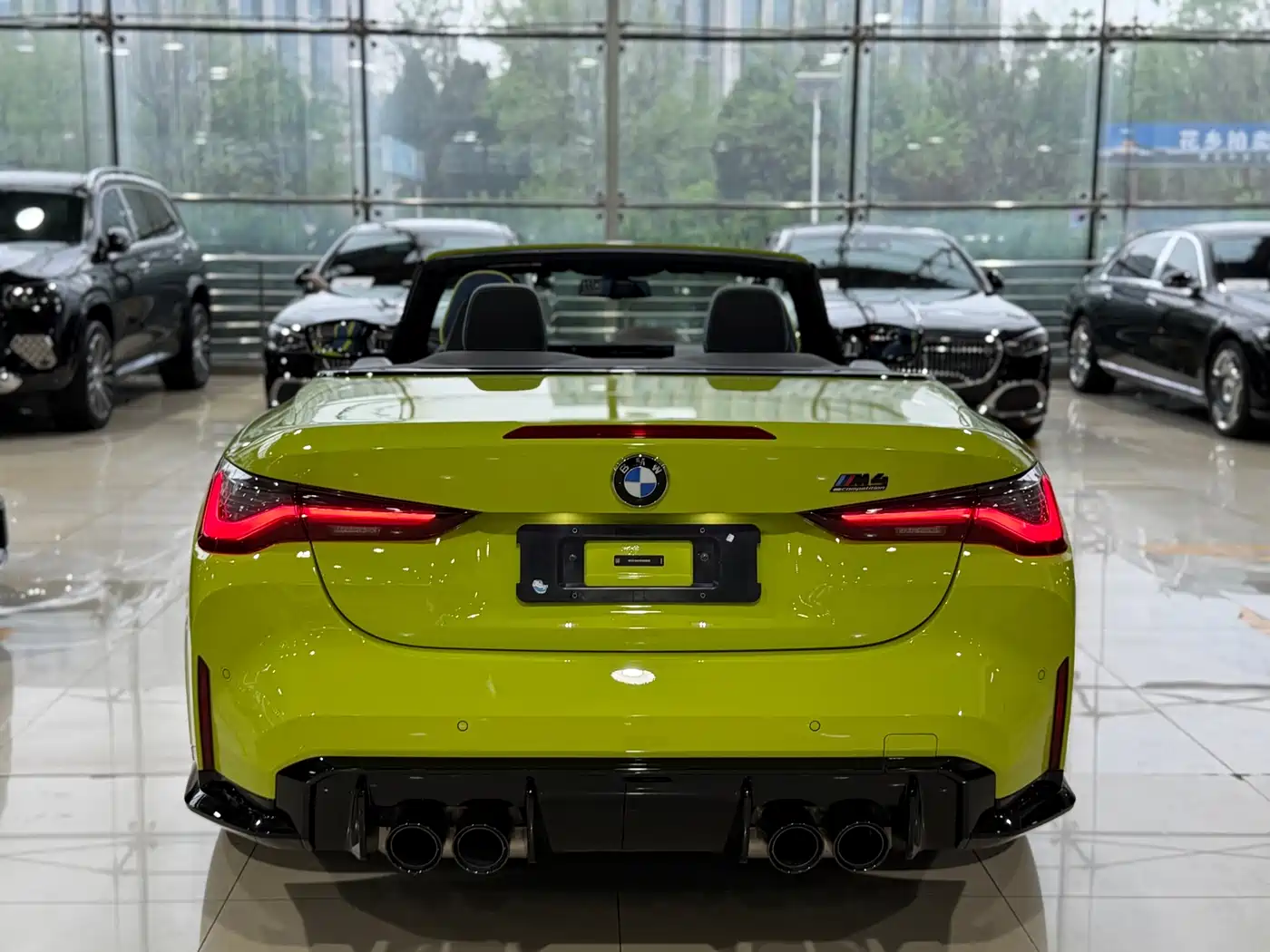 BMW M4 2024 BMW M4 Convertible M xDrive Competition фото 21