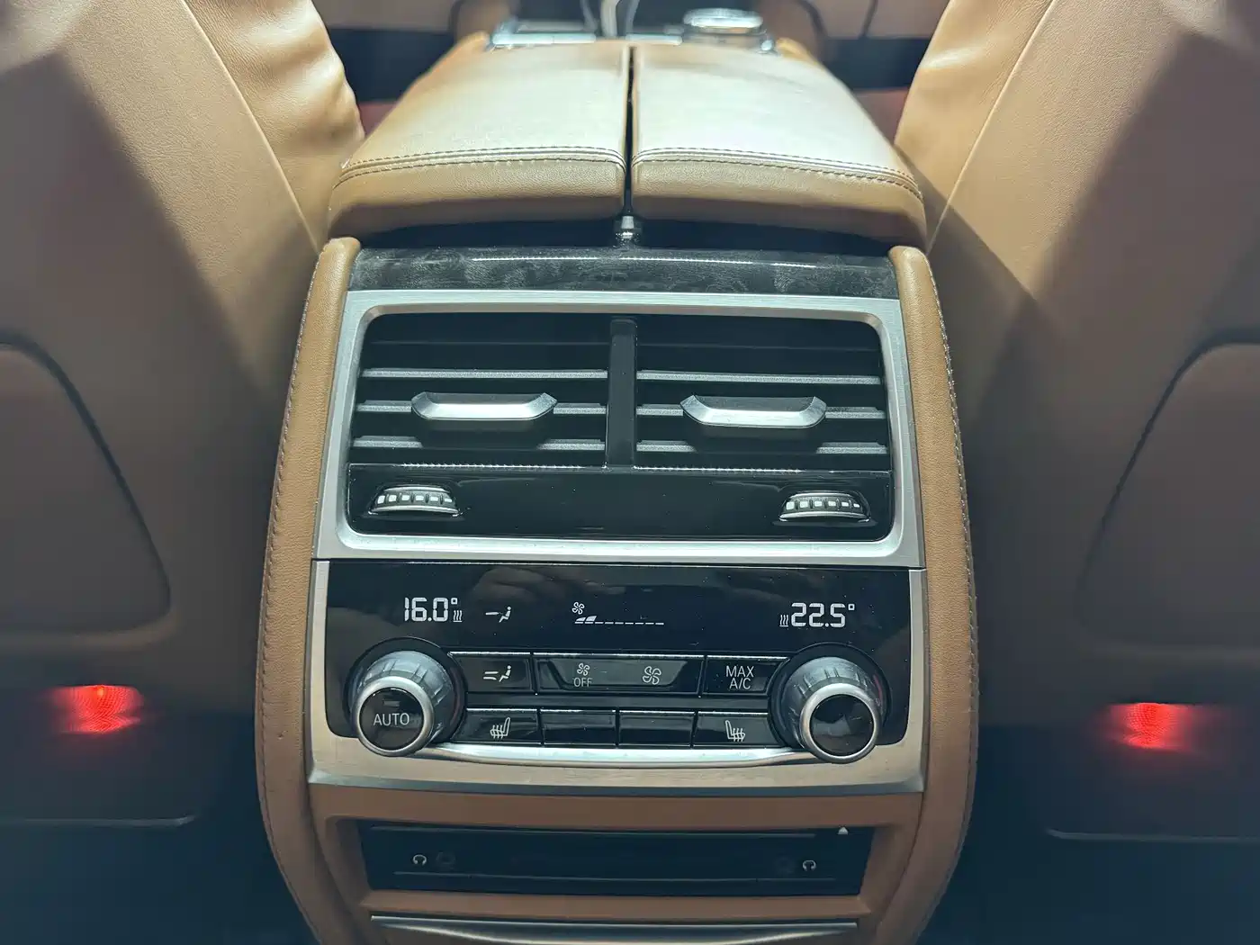 Фото 17 - BMW 7 Series
