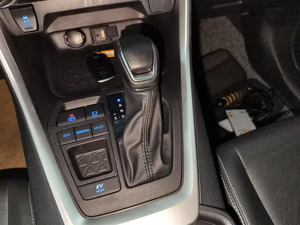 Toyota Wildlander 2022 Hybrid 2.5L E-CVT FWD Luxury PLUS Edition фото 10