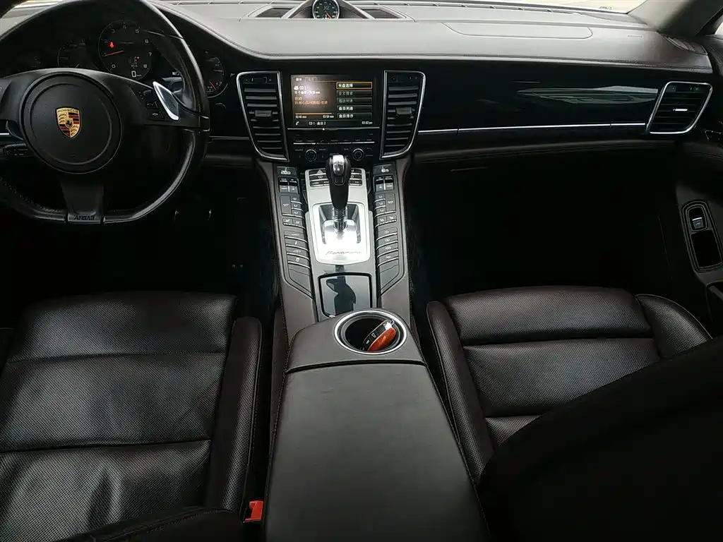 Porsche Panamera 2016 Panamera 4 Edition 3.0T фото 14