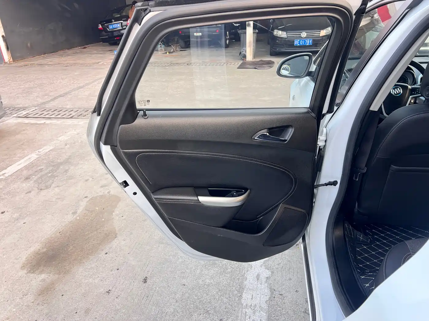 Buick Excelle 2014 XT 1.6L Automatic Fashion фото 10