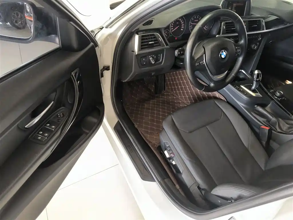 BMW 3 Series 2016 320Li Progressive фото 16