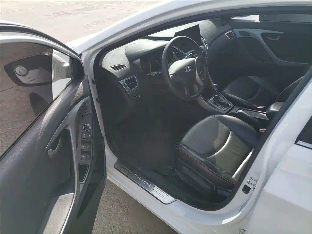 Hyundai Langdong 2016 1.6L Automatic Smart Edition фото 12
