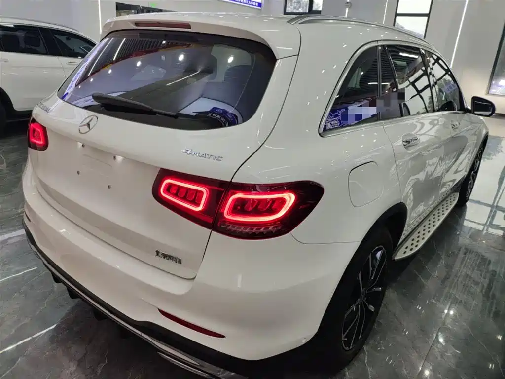 MERCEDES-BENZ GLC