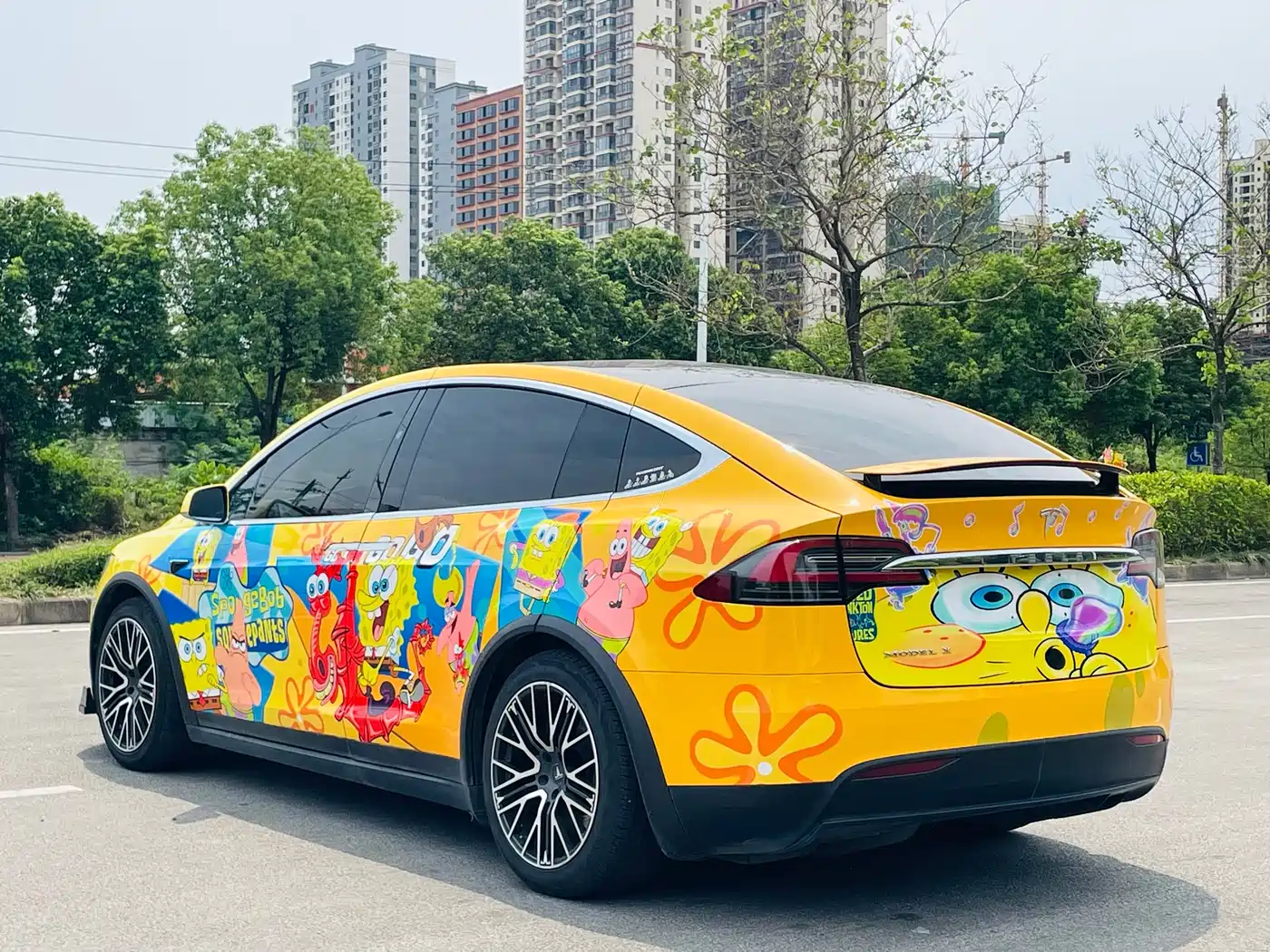 TESLA MODEL X