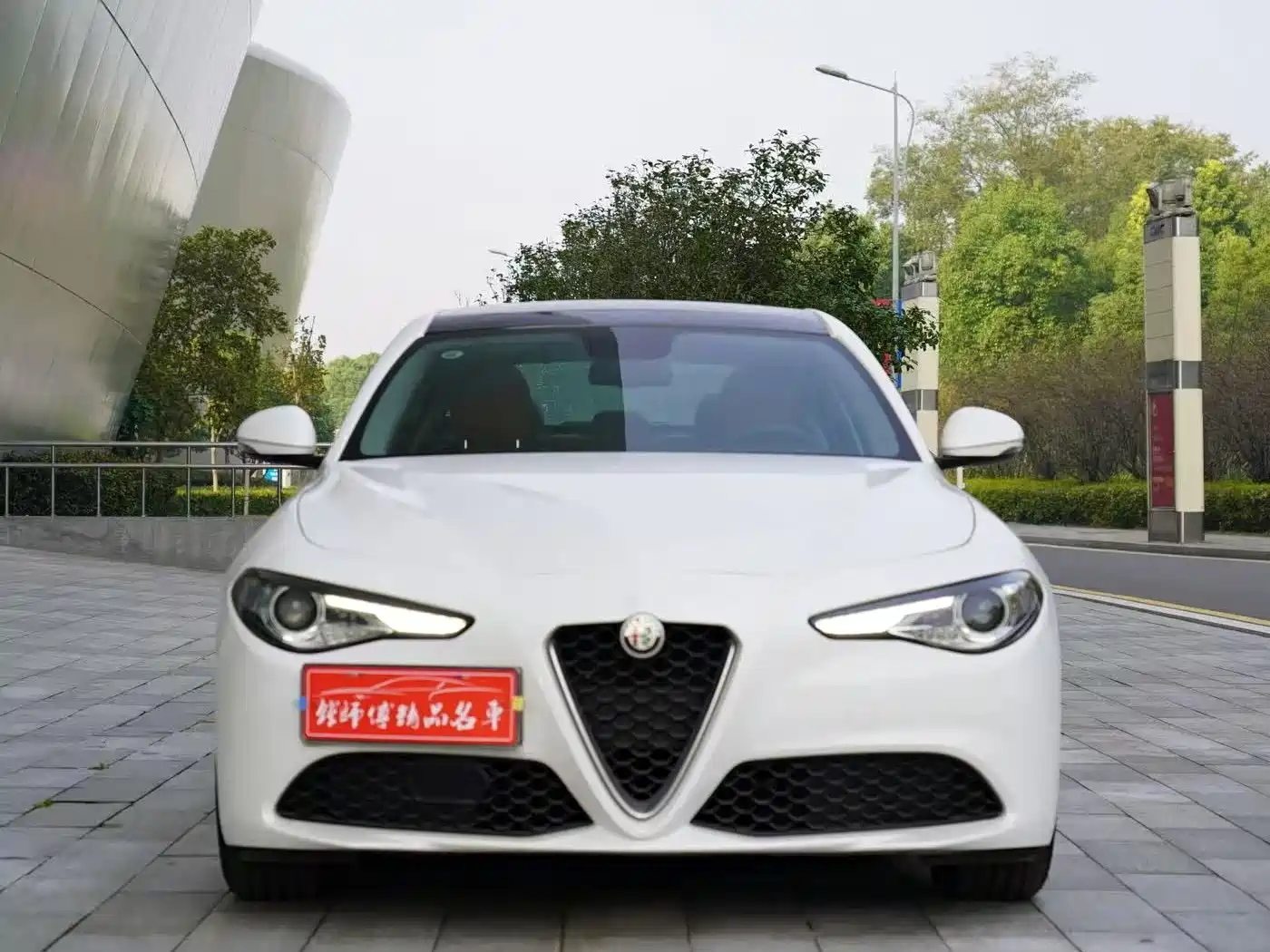 Alfa Romeo Giulia 2018 2017 2.0T 200HP Luxury Edition