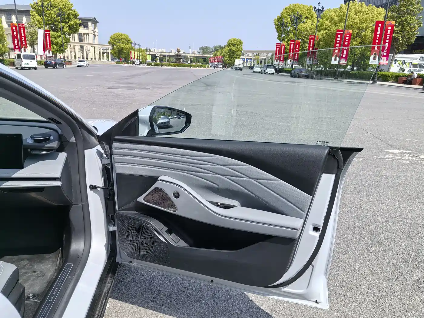 Geely Galaxy Galaxy E8 2025 700km Long Voyage Smart Drive Edition фото 14