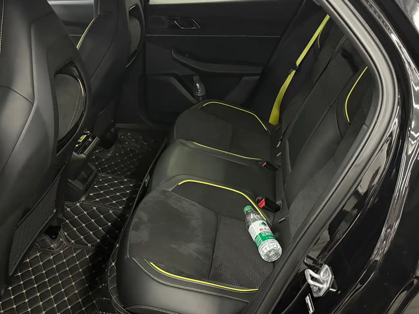 Lynk & Co 03 2023 03+ 2.0TD Automatic Performance Package фото 4