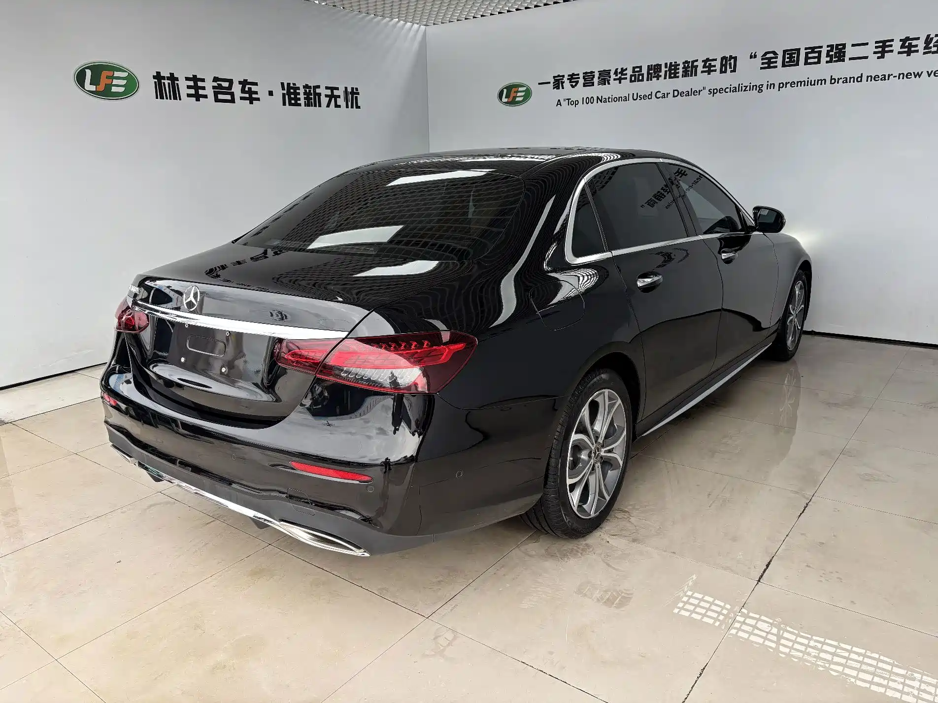 Фото 5 - Mercedes-Benz E-Class