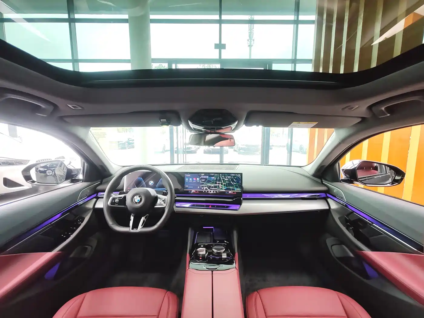 BMW 5 Series 2025 530Li Leading M Sport Package фото 13