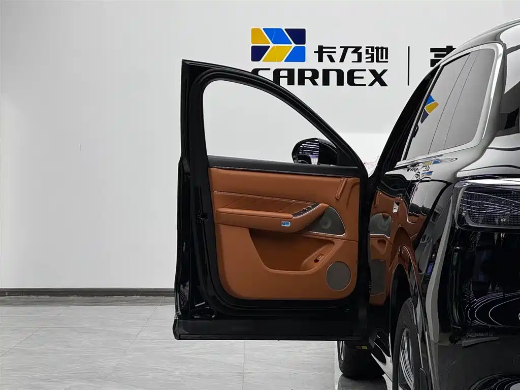 AITO Wenjie AITO M8 2025 Range Extender Max+ Edition 53.4kWh 5-seater фото 5