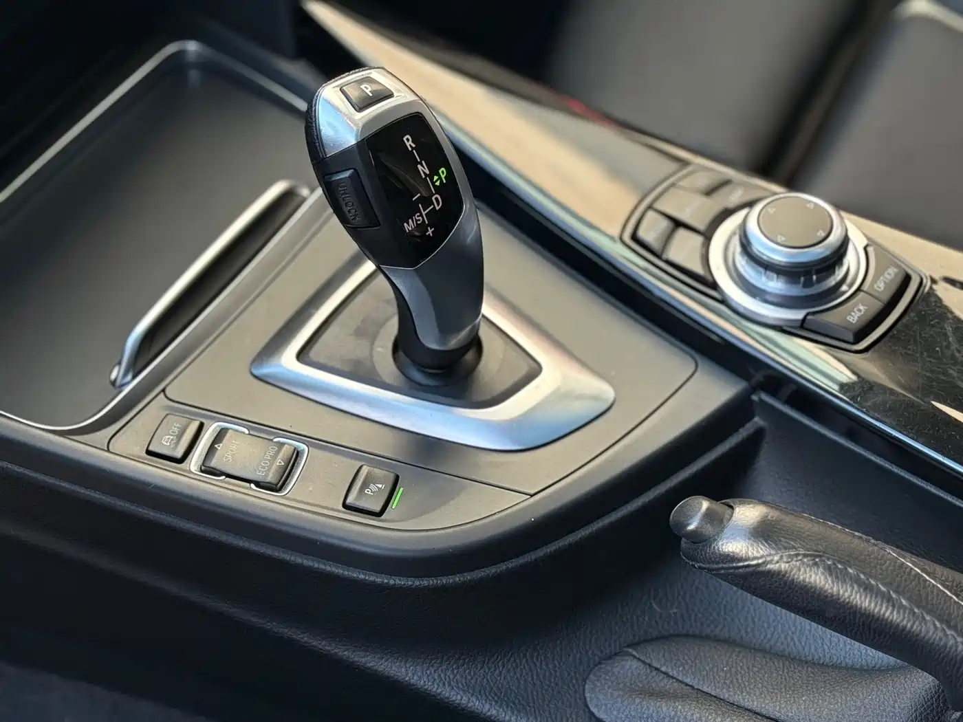 BMW 3 Series GT 2016 320i Design Package фото 8