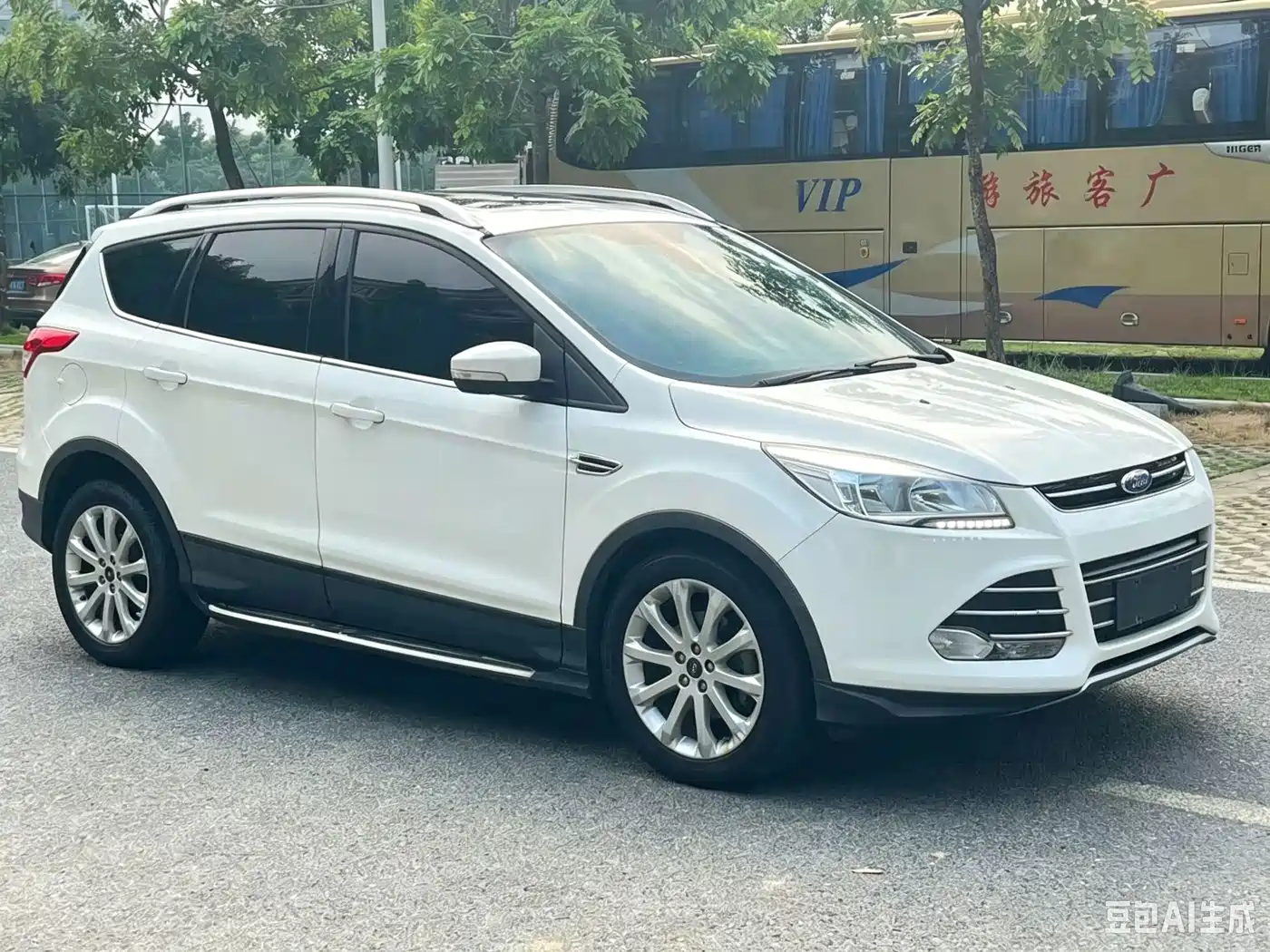 Фото 3 - Ford Kuga