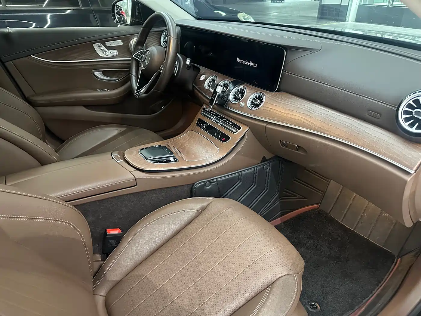 Mercedes-Benz E-Class 2023 E 300 L Fashion фото 6