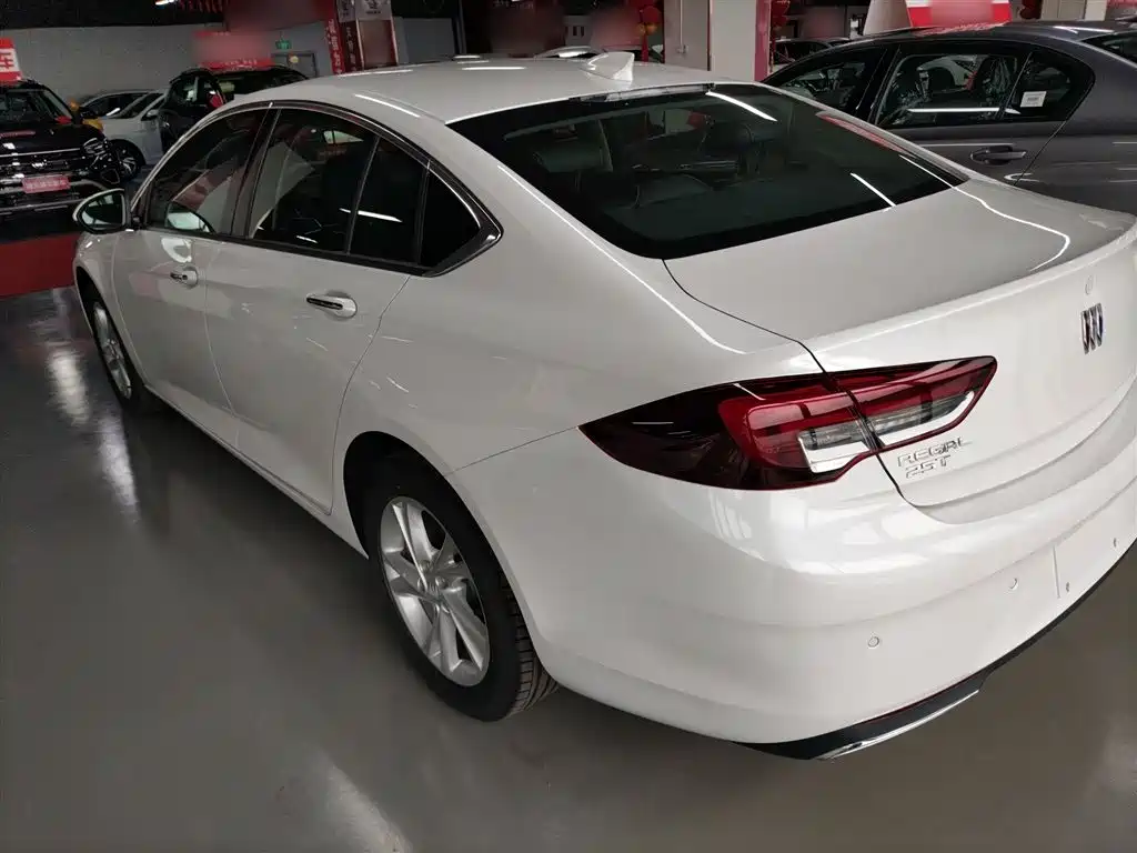 Buick Regal 2024 25T Ultra Comfort Edition фото 23