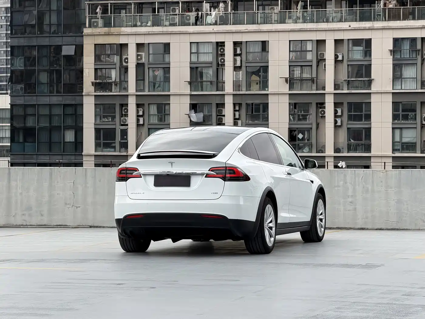 TESLA MODEL X