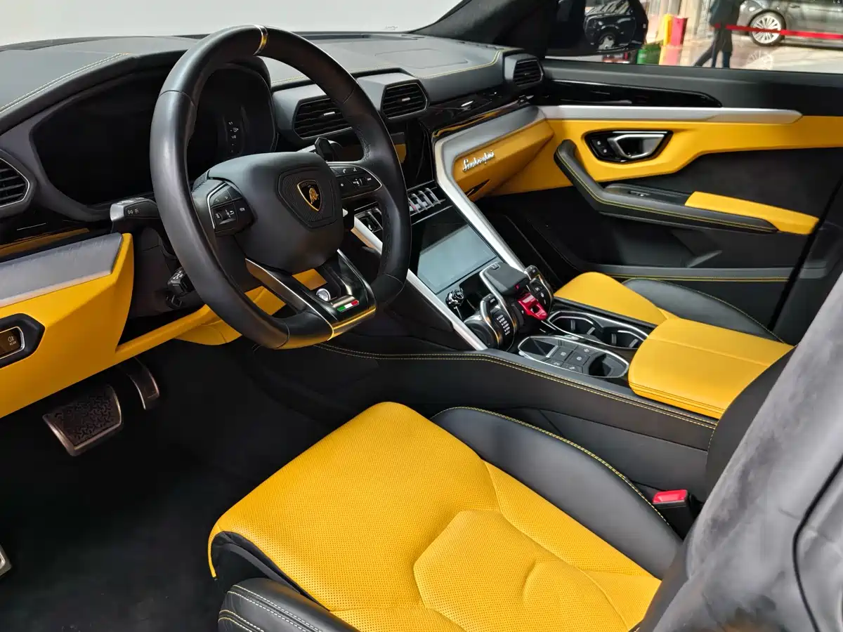 Lamborghini Urus 2021 4.0T V8 фото 6