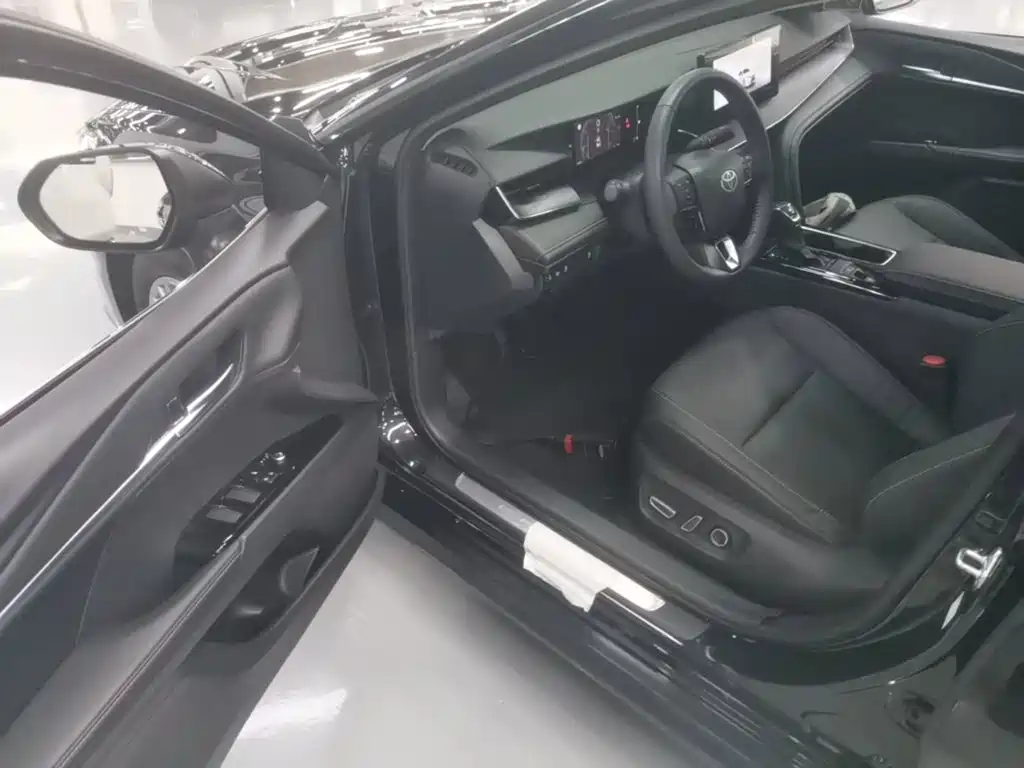 Toyota Camry 2025 2024 2.0GVP Luxury Edition