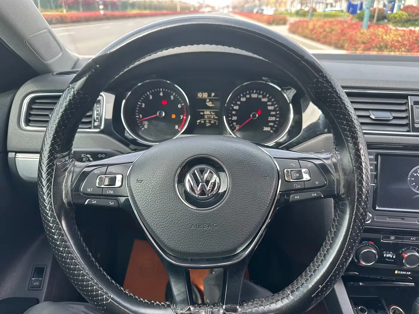 Volkswagen Sagitar 2018 1.6L Automatic Comfort фото 9