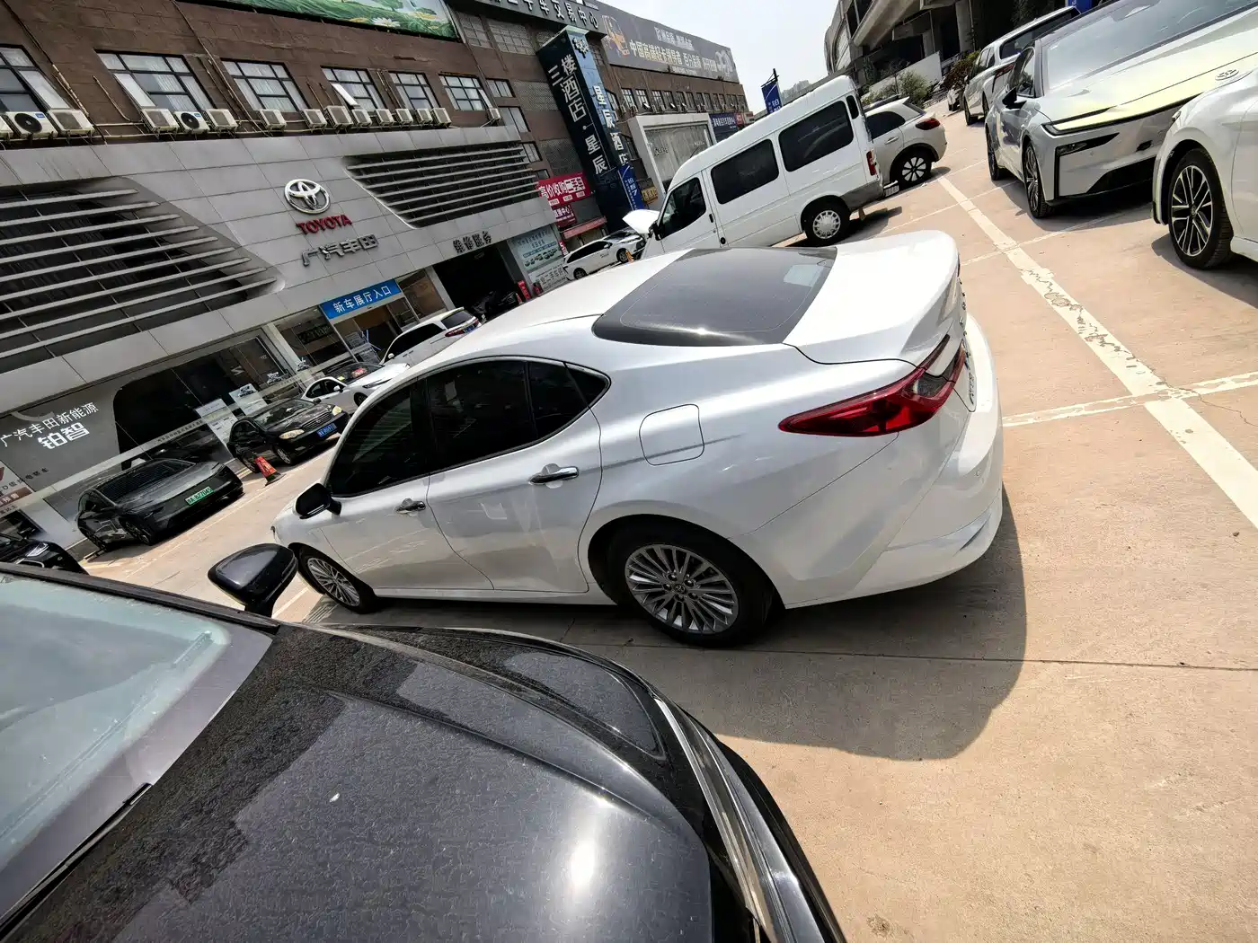 TOYOTA CAMRY