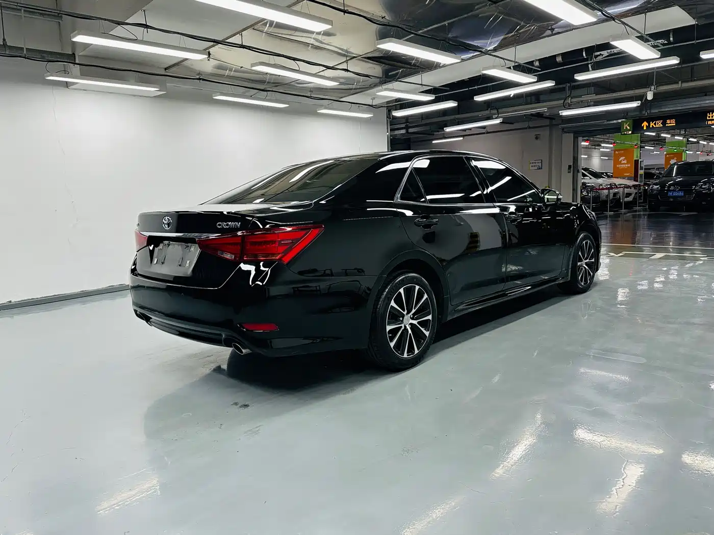 Toyota Crown 2018 2.0T Fashion Edition фото 18