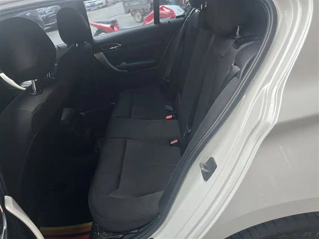 BMW 1 Series (Import) 2013 Facelift 116i Leading Model фото 12
