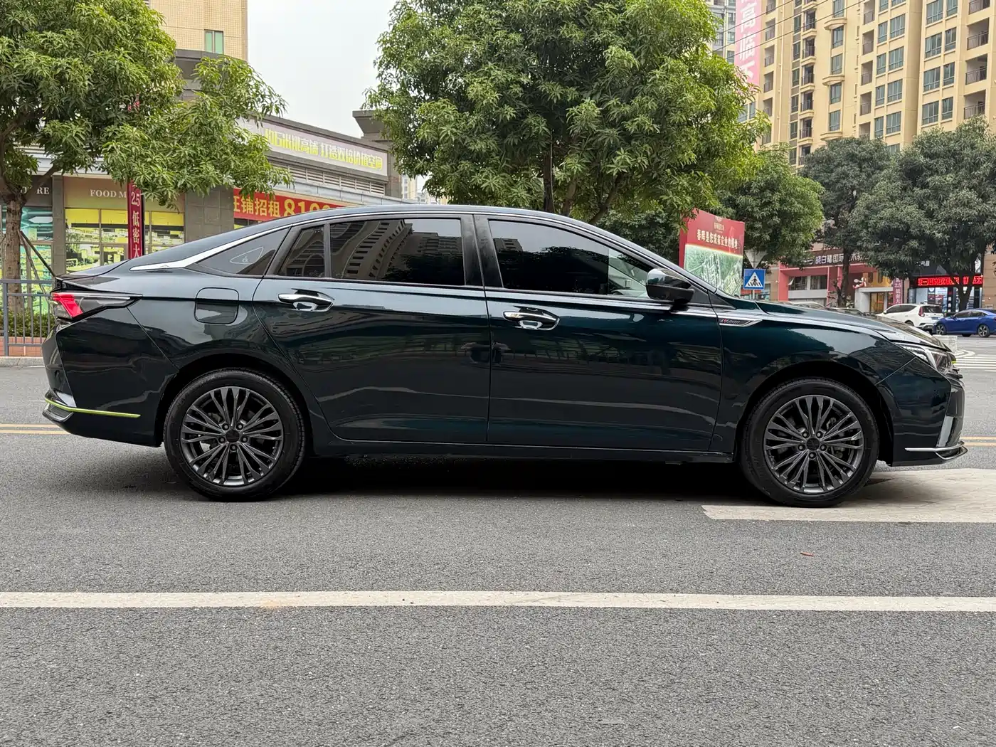 DONGFENG YI HYUN MAX