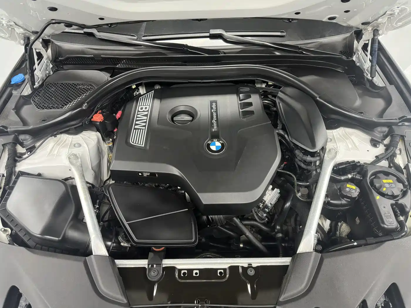 BMW 5 Series 2019 530Li Premium M Sport Package фото 15