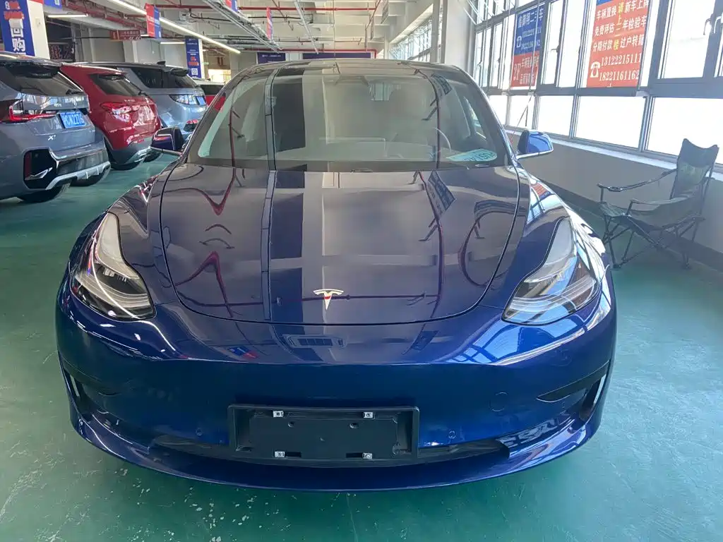 Фото 2 - Tesla Model 3