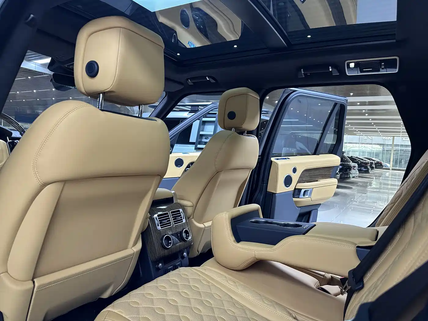 Land Rover Range Rover 2019 3.0 SCV6 Heritage Edition фото 8