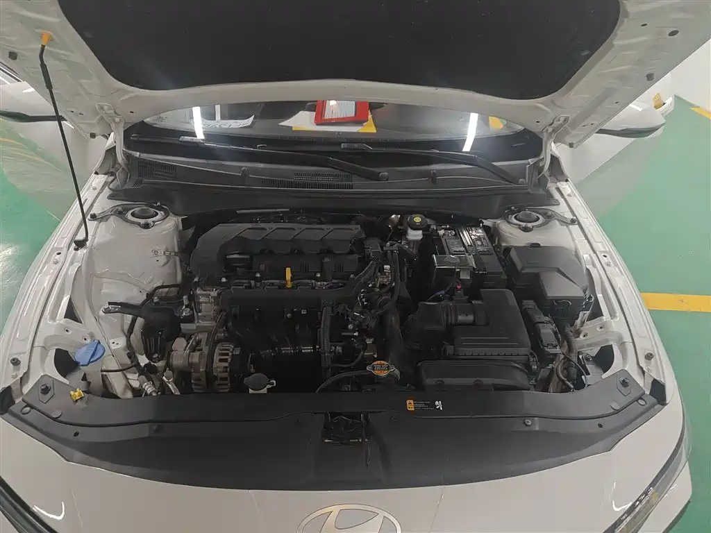 Hyundai Elantra 2023 Model 1.5L CVT LUX Premium Edition фото 20