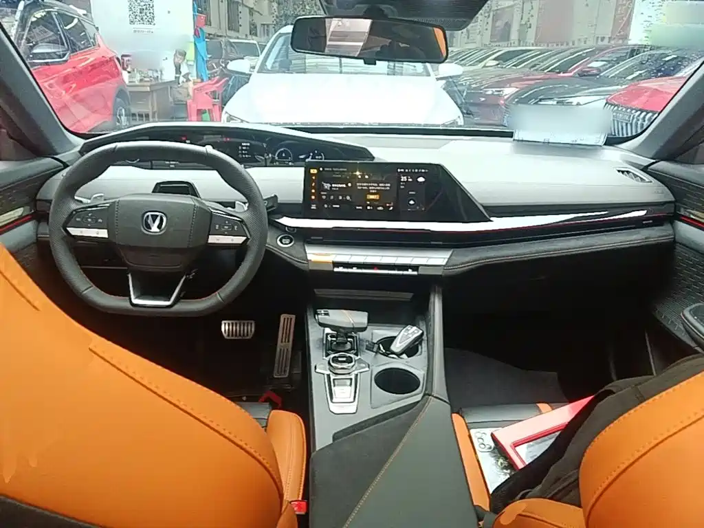 Changan UNI-V 2025 2025 1.5T 500Bar Premium Sport Model