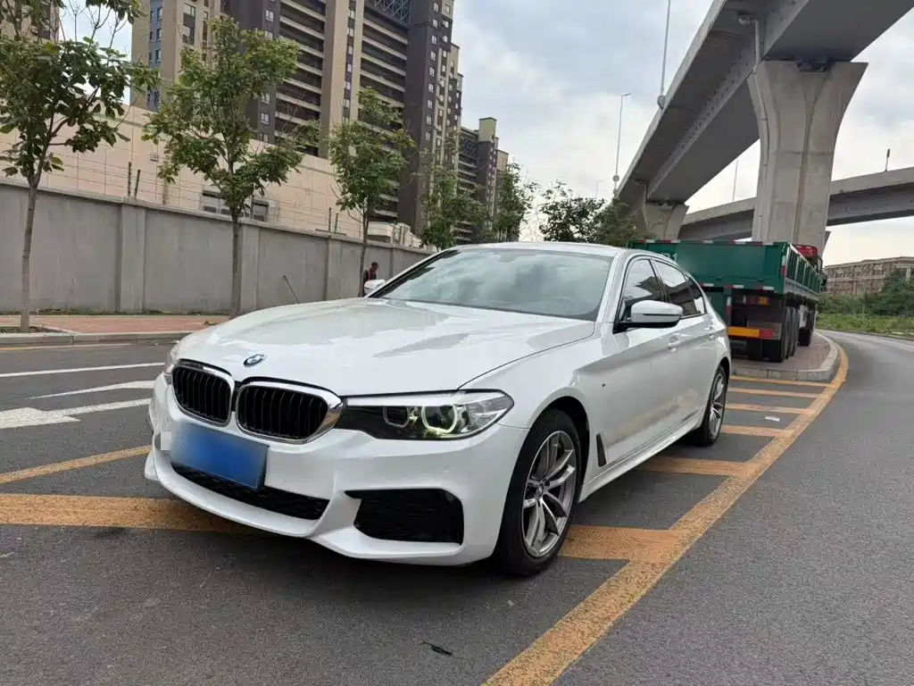 Фото 2 - BMW 5 Series