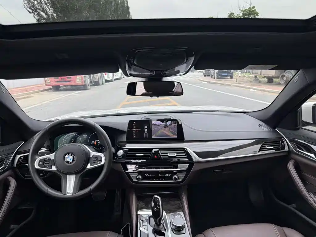 Фото 10 - BMW 5 Series