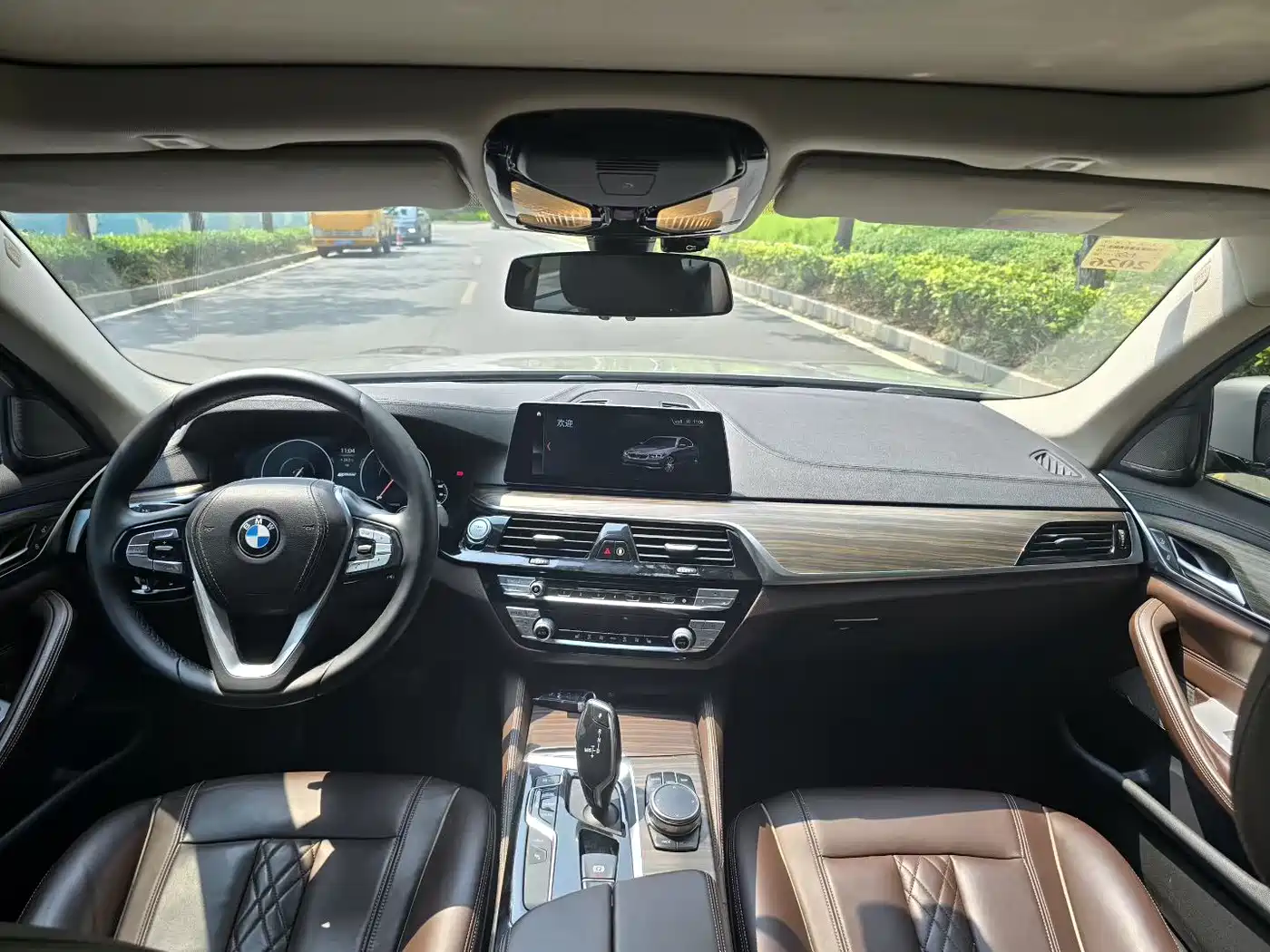 BMW 5 Series New Energy 2019 530Le Luxury Package фото 5