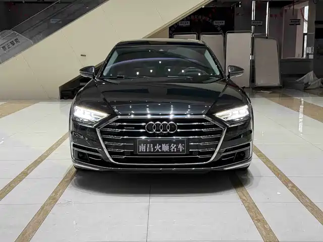 Audi A8 2021 A8L 50 TFSI quattro Comfort — фото 3