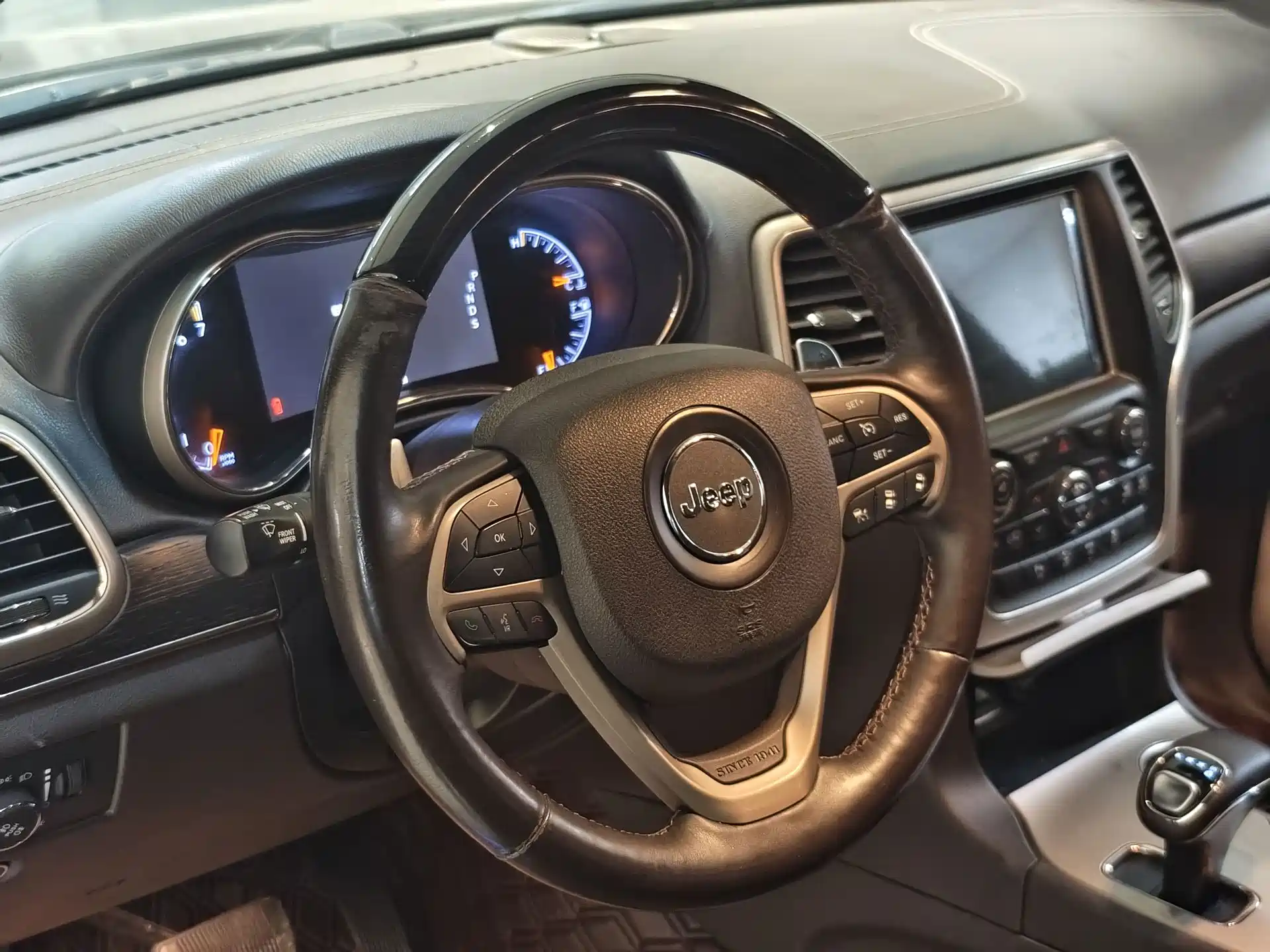 Фото 5 - Jeep Grand Cherokee (Import)