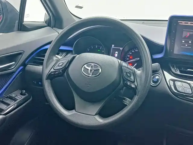 Toyota C-HR 2021 2020 Model 2.0L Leading