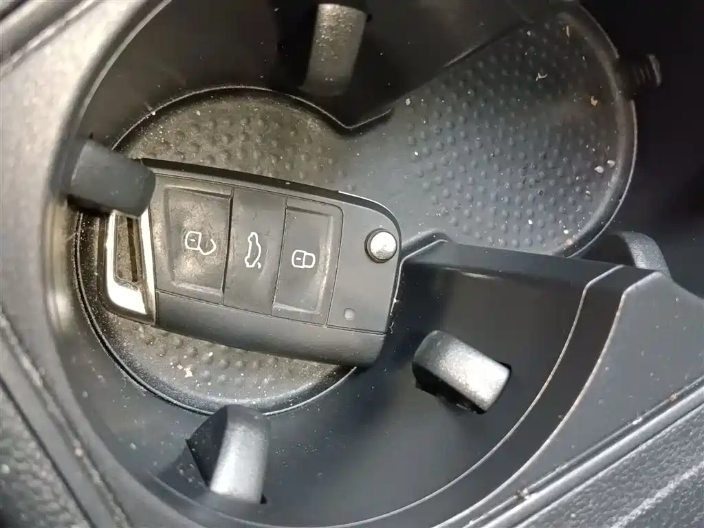 Volkswagen Tayron 2024 330TSI 2WD Luxury Plus Advanced фото 9