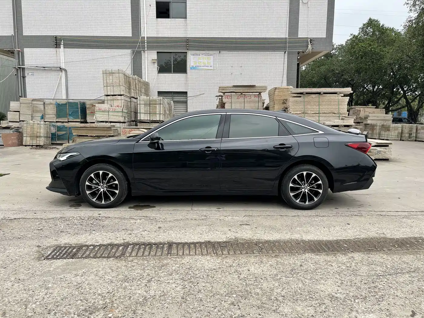 Toyota Avalon 2022 2.0L Luxury Edition фото 5