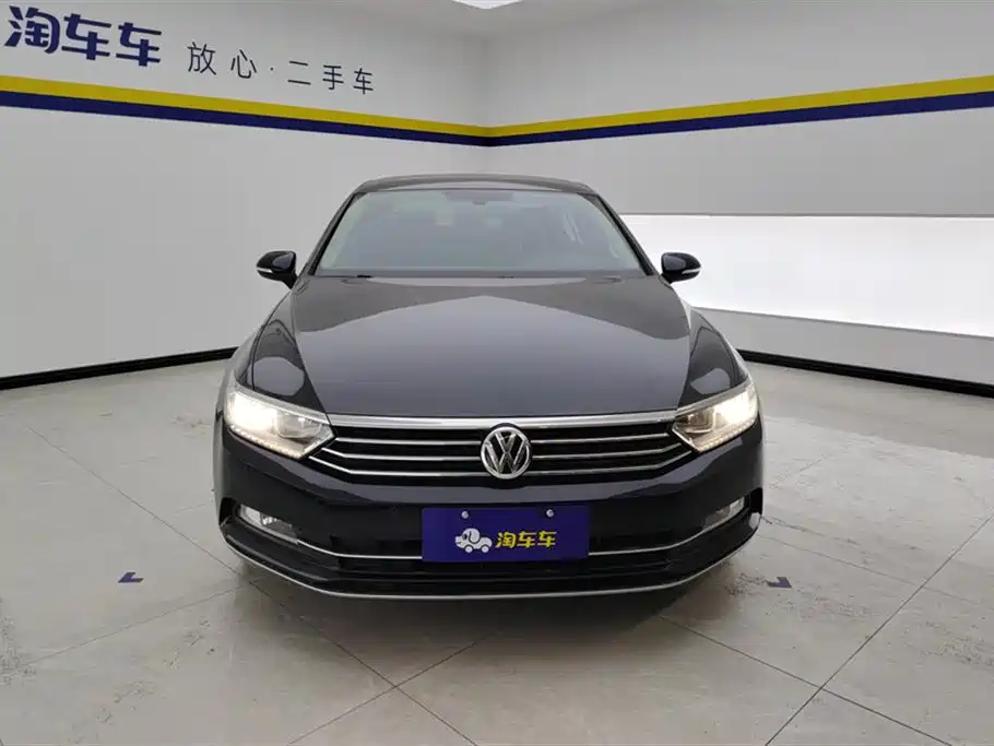 Volkswagen Magotan 2017 330TSI DSG Luxury фото 2