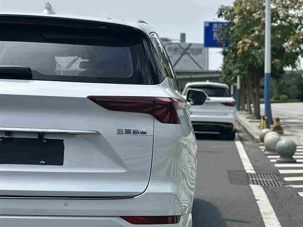 Photo 11 - Wuling Motors Wuling Victory