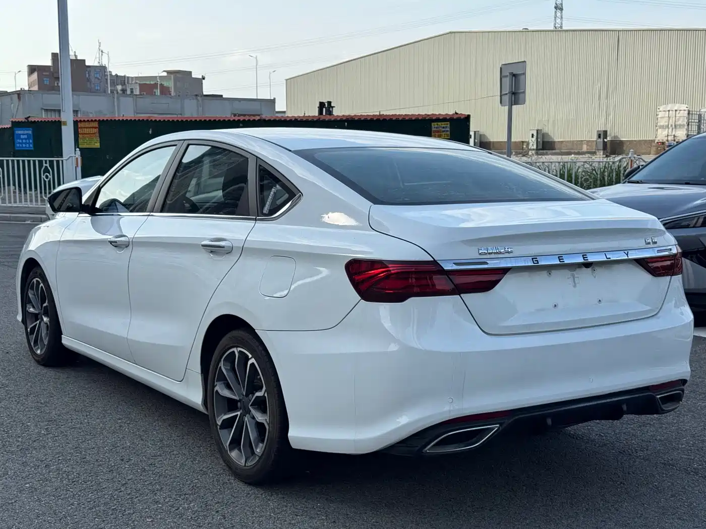 Фото 7 - Geely Binrui