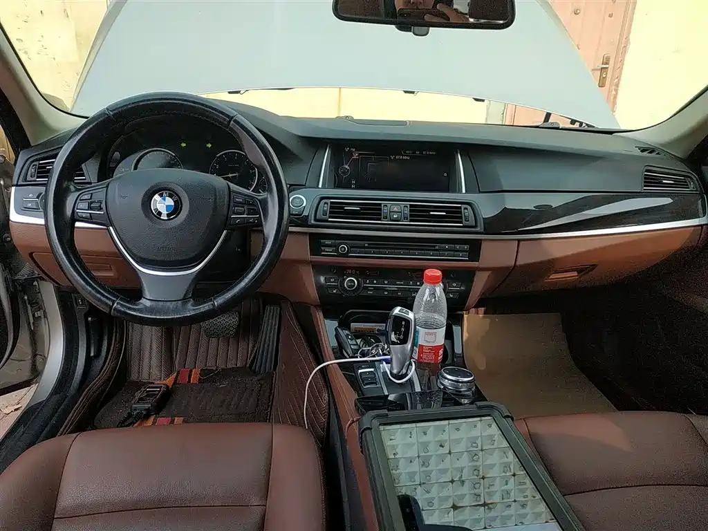 BMW 5 Series 2017 528Li Leading Edition фото 10