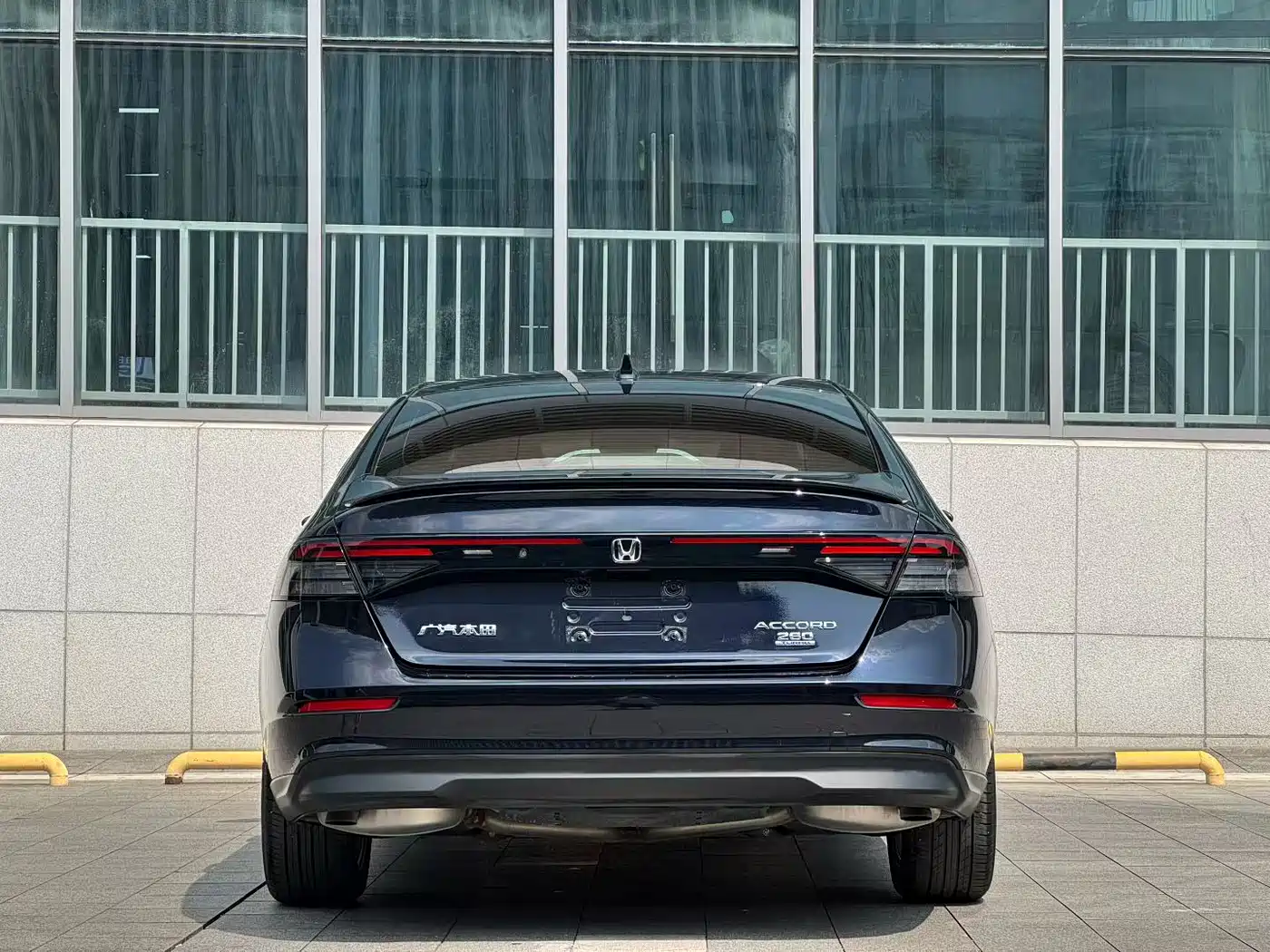 Фото 8 - Honda Accord
