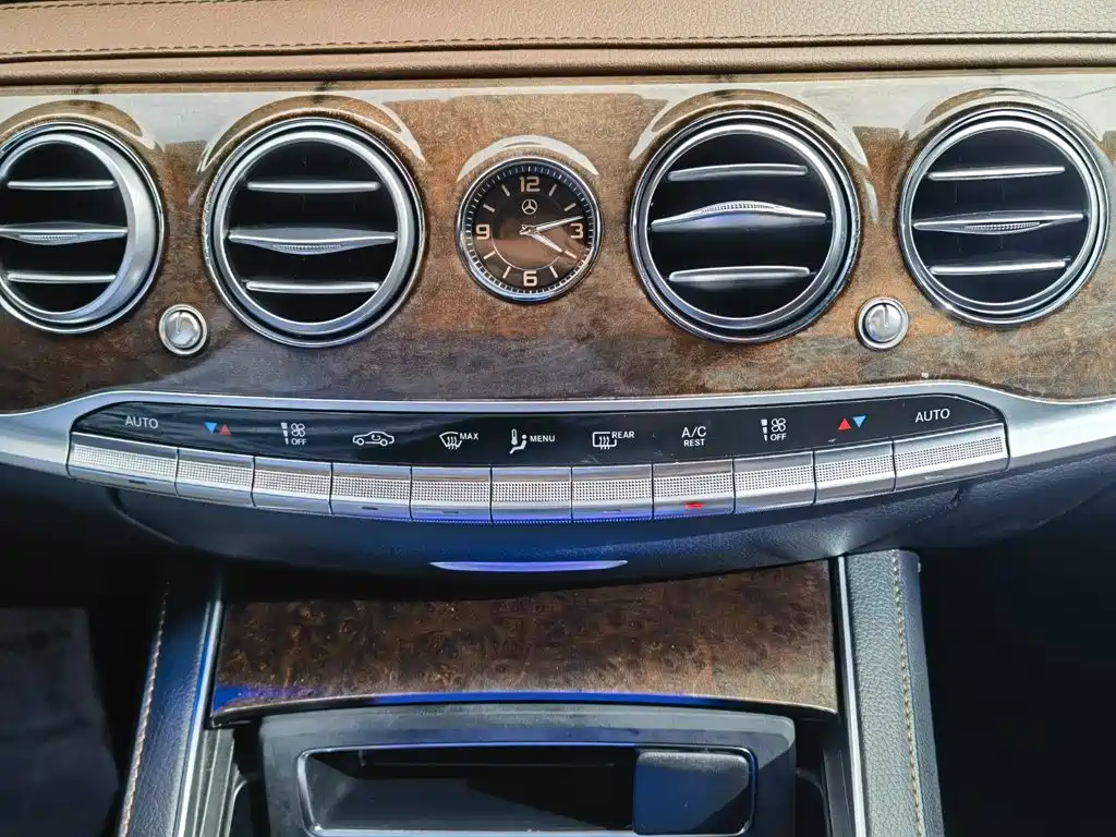 Фото 31 - Mercedes-Benz S-Class